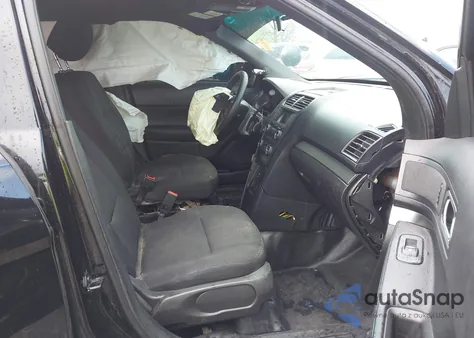 2016 Ford Police Interceptor z USA, uszkodzony, nr VIN 1FM5K8AR8GGC35822